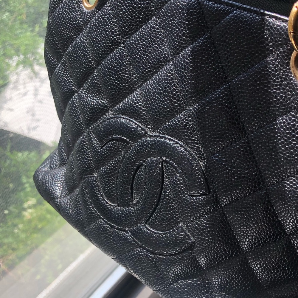 CHANEL Black Quilted Leather Bag - Picture 9 of 15